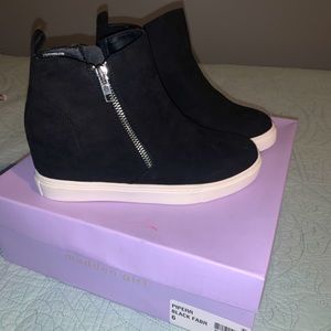 Cute and stylish madden girl black sneakers